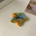 Clip de pelo estrella de felpa tie-dye con textura tejida amarilla, naranja y azul - Naranja multicolor