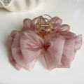 Detalle de la pinza de pelo de organza rosa empolvado con lazo multicapa elegante - Grande / Rosa