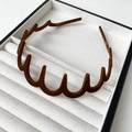 Serre-tête ondulé floqué élégant avec texture velours antidérapante pour coiffure volumée - Marron