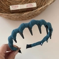 Detail of cyan corduroy headband with anti-slip black teeth for voluminizing hair - Blue