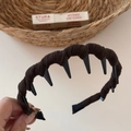 Detail of dark brown corduroy headband with anti-slip inner teeth and knitted texture - Dark Brown