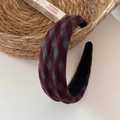 Détail d'un serre-tête vintage en tissu à carreaux losanges bordeaux et gris foncé - Serre-tête Éponge Épais / Serre-tête Plaid Gris - Rouge