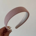 Detail of light pink knitted fabric headband with soft inner lining and thick sponge texture - Patch Style / Pink