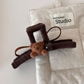 Detalle de pinza para el pelo en tela con oso flocado marrón y adorno de cuenta brillante - Pinza Café-Cabeza de Oso