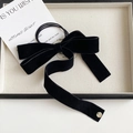 Elastico per capelli in velluto nero con fiocco lungo e dettaglio emblema dorato - Nero