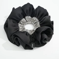 Elastico per capelli in raso nero a doppio strato con motivo floreale e logo R LOVE - Floreale Crema
