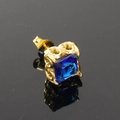 Macro di orecchini con zircone blu quadrato e dettagli in filigrana dorata vintage - Oro Zircone Blu (Singolo)