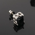Macro di orecchino a perno in zircone nero quadrato con motivi gotici vintage incisi - Tono Argento Zirconia Nera (Singolo)