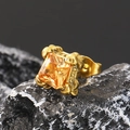 Nahaufnahme gotischer Gold-Ohrring mit quadratischem Zirkon auf dunklem Mineralstein - Vintage Texturiert (Einzeln) / Gold Champagner Stein