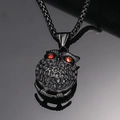 Collana con ciondolo a civetta 3D stile punk con occhi di gemme rosse su acciaio nero - Solo Pendente Nero (Senza Catena)