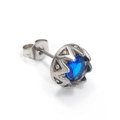 Vintage Titanstahl Ohrstecker mit blauem Rundschliff-Kristall in Kronenfassung auf weiß - Edelstahl Silberfarbe Blauer Zirkonia