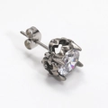 Clou d'oreille vintage en acier titane avec zircon étincelant et griffe en forme d'onde - Couleur Acier Zircone Blanc