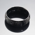 Polished black stainless steel ring with abstract silver engravings and mirror reflection - US 6 / Black