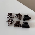 Detailansicht von 6 Mini-Haarklammern in Leopard-, Schildpatt- und Schwarz-Optik - Leoparden Ingot-förmig