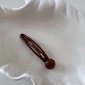 Retro dark brown candy-colored water drop hair clip with matching bead accessory - Caramel color