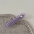 Détail de la pince à cheveux à carreaux lavande avec un diamant en forme de cœur brillant - Épingle à cheveux / Violet