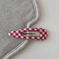 Detail of red and white gingham fabric texture on a teardrop-shaped metal BB hair clip - Plaid Waterdrop BB-Red White