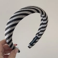 Diadema hecha a mano con diseño de tela con rayas diagonales en blanco y negro - Rayas Gris Negro - Ancho