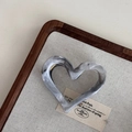 Detail of heart-shaped hair claw with grey marble texture and gold metal spring - Smoky Gray Minimalist Claw - Heart Shape (7.5cm)