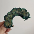 Detail of vintage hair claw with dark green marble pattern and golden cloud patterns - Dark Green (Vintage Petal)