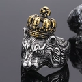 Anello punk da uomo a testa di leone con corona dorata e finitura argento vintage - US 7 / Oro e Argento