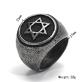 Makroansicht des Vintage Hip-Hop Sternrings mit Details zu 23mm Breite und 32g Gewicht - Größe 7 / Hexagramm Siegelring Stil (Stil 16)