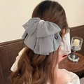 Elegante fermaglio per capelli a righe bianche e nere con perla e fiocco in rete - Fermaglio per capelli / Bianco Crema a Righe