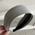 Detail of grey striped headband with anti-slip teeth lining and fabric texture - Headband / Khaki