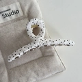 Pinza per capelli in stile francese con classici pois neri e bianchi su tessuto - Pois Bianchi - Pinza Forma Appendiabiti