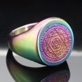 Regenbogenfarbener Edelstahlring mit Hexagramm und den zwölf Sternzeichen-Motiven - US 7 / Regenbogen