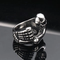 Gothische zilveren schedelring met skelet hand van roestvrij staal met vintage afwerking - US 7 / Staalkleur