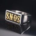 Bague chevalière en acier pour homme avec lettrage SNOS gothique doré sur noir - Taille 7 / Or & Argent