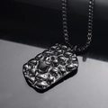 Pendaglio quadrato gotico in acciaio inossidabile nero con motivi a teschio in rilievo - Ciondolo Nero (Solo Ciondolo)