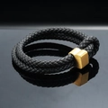 Bracciale da uomo a doppio strato in pelle intrecciata nera con fibbia dorata - 21cm / Nero
