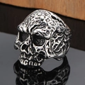 Retro Punk Totenkopfring aus Titanstahl mit detailliertem Gothic-Skelett-Design - US 7 / Stahlfarbe