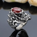 Anello drago retrò in acciaio al titanio con una grande gemma di cristallo rosso - US 7 / Acciaio Zircone Rosso