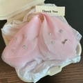 Haarklammer aus rosa Tüll mit Schmetterlings-Strasssteinen und Love-Anhänger in Geschenkbox - Rosa