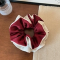Französischer zweifarbiger Haargummi in Burgund und Creme aus Seidensatin - Rot Patchwork