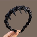 Zwarte gotische kralen hoofdband met pailletten en unieke punk spike details - Zwarte Kralenstijl
