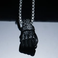 Collana con ciondolo a pugno muscolare punk gotico con catena box argento da uomo - Pendente Nero Solo (Senza Catena)