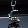 Collar gótico de acero con luna creciente y calavera dorada en fondo negro brillante - Solo Colgante / Cráneo de Dos Tonos