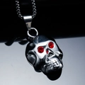 Colgante calavera punk gótica de acero inoxidable pulido con ojos de circón rojo - Colgante Color Acero (Sin Cadena)