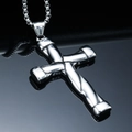 Pendentif croix en acier inoxydable poli avec design texturé sur surface réfléchissante noire - Pendentif Argenté Seul (Sans Chaîne)