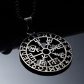Collana vichinga Vegvisir in acciaio inossidabile con incisioni di rune nordiche - Ciondolo Nero (Solo Ciondolo)