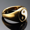 Vintage gold stainless steel signet ring featuring a black and white Yin Yang Tai Chi symbol - US 7 / Gold