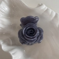 Detalle de pinza para el cabello con forma de flor violeta y textura de mármol elegante - Azul Grisáceo Sirena