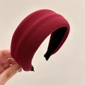 Vista macro della fascia larga bordeaux in maglia a coste con spessore superiore - Rosso