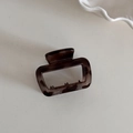 Primer plano de la pinza para el pelo con estampado de leopardo y recorte rectangular - Leopardo Gris Cuadrado Pequeño (5cm)