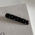 Dettaglio molletta per capelli Y2K con strass colorati su base in pelle nera - Fermaglio Nero