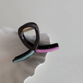Detail of colorful wave hair claw clip in brown, pink and green on a shell ceramic tray - Multicolor Small U-Shape Clip-Coffee